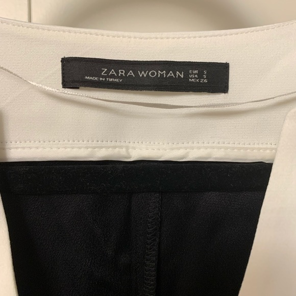 Modern Zara Long sleeve V-Neck - Picture 4 of 4